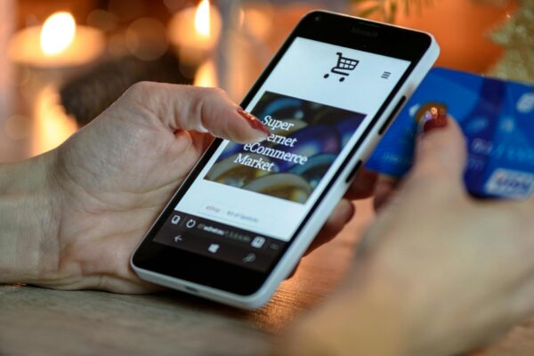 How AI-Driven Customer Feedback Is Revolutionizing E-commerce in 2025