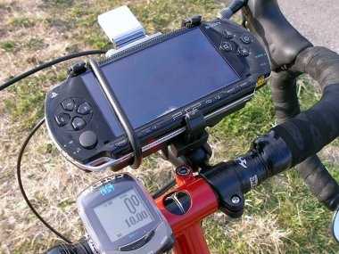 A bike with the PSP GPS | Gearfuse